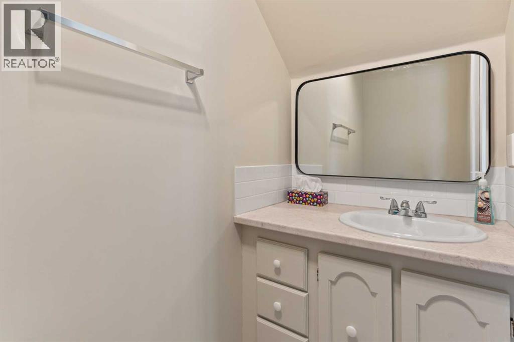 Single Family House for Sale in   Mount Pleasant Drive Mount Pleasant Camrose 