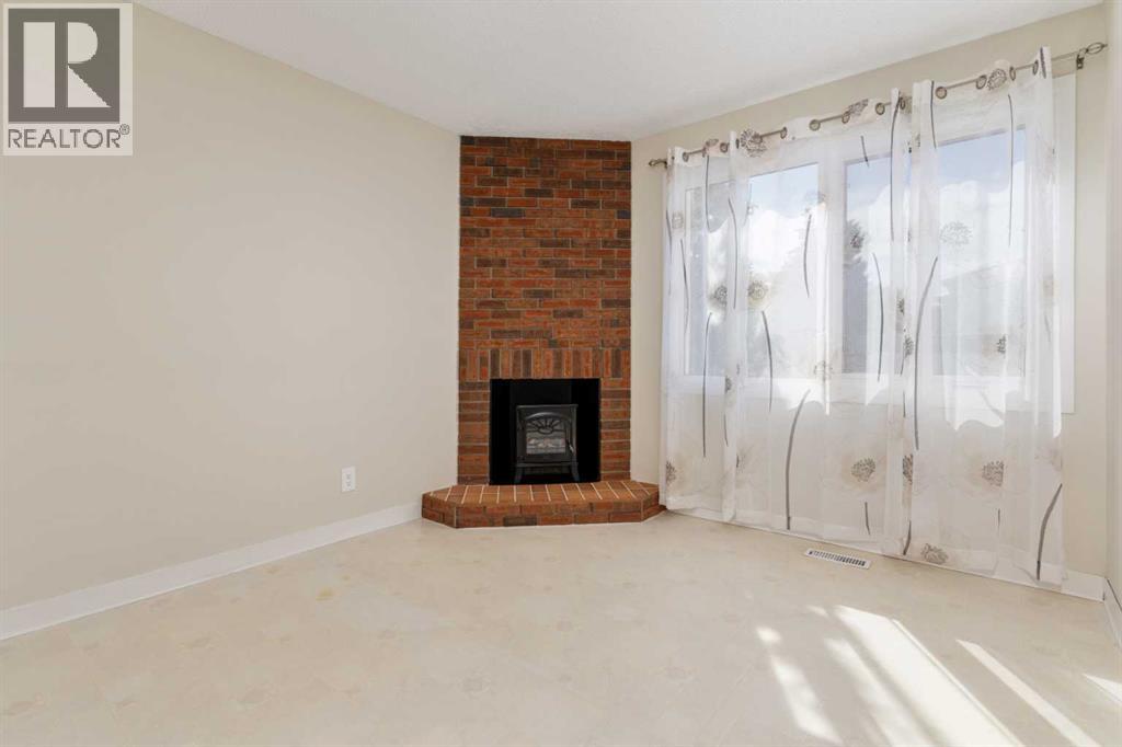 Single Family House for Sale in   Mount Pleasant Drive Mount Pleasant Camrose 