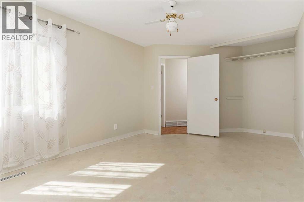 Single Family House for Sale in   Mount Pleasant Drive Mount Pleasant Camrose 