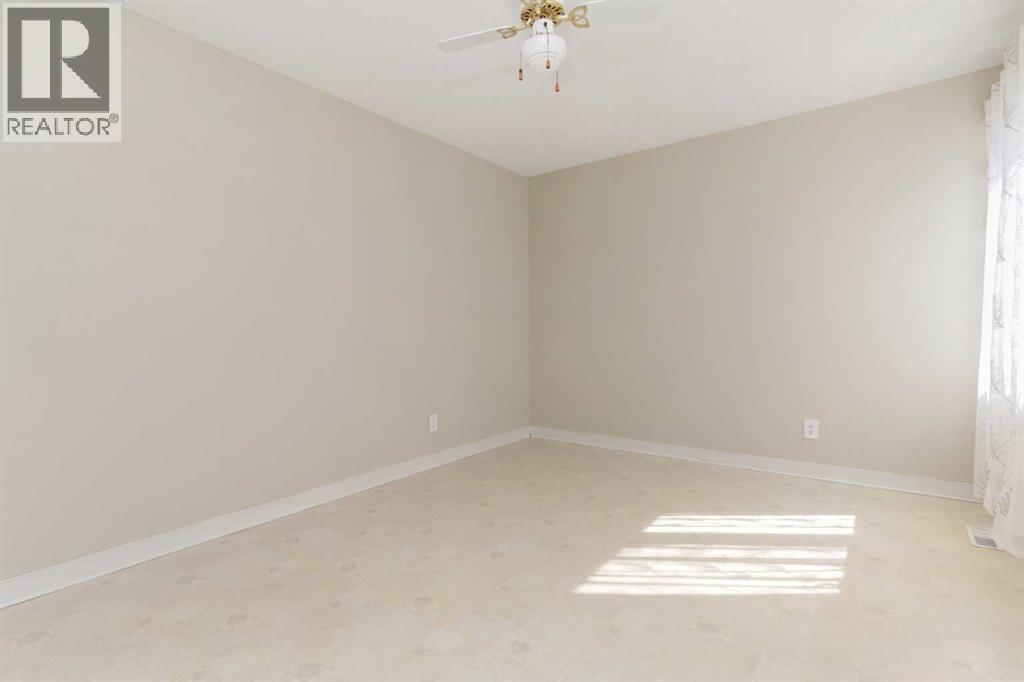 Single Family House for Sale in   Mount Pleasant Drive Mount Pleasant Camrose 