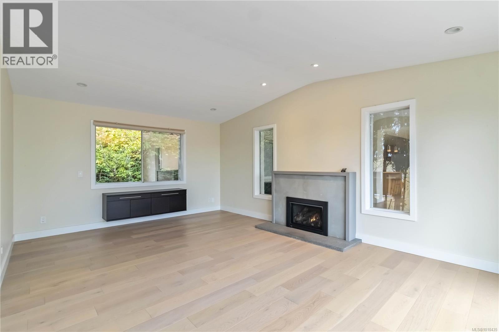  4882 Lochside Drive, Saanich