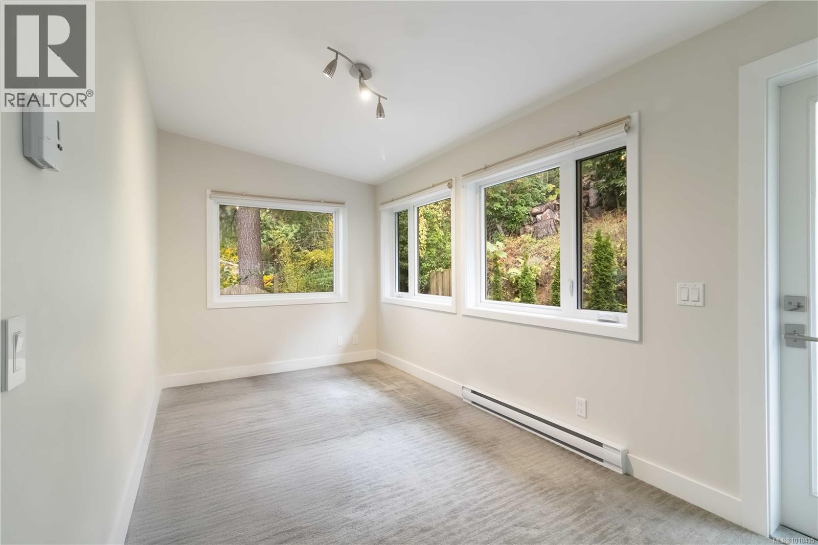  4882 Lochside Drive, Saanich