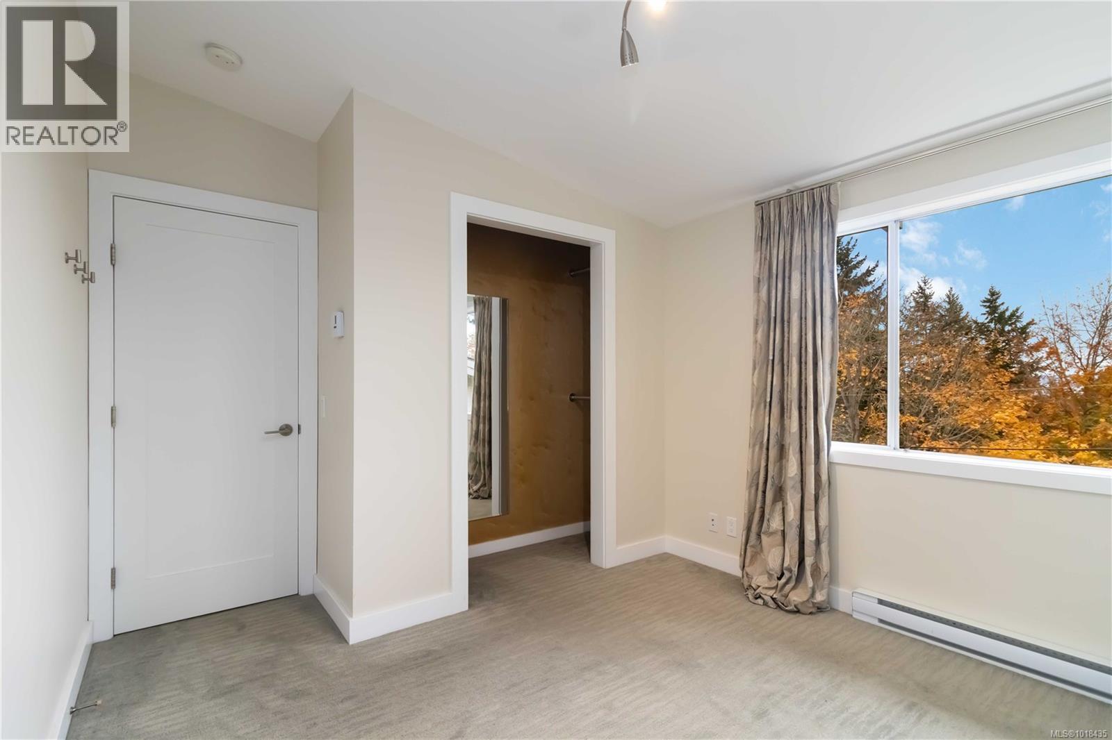  4882 Lochside Drive, Saanich