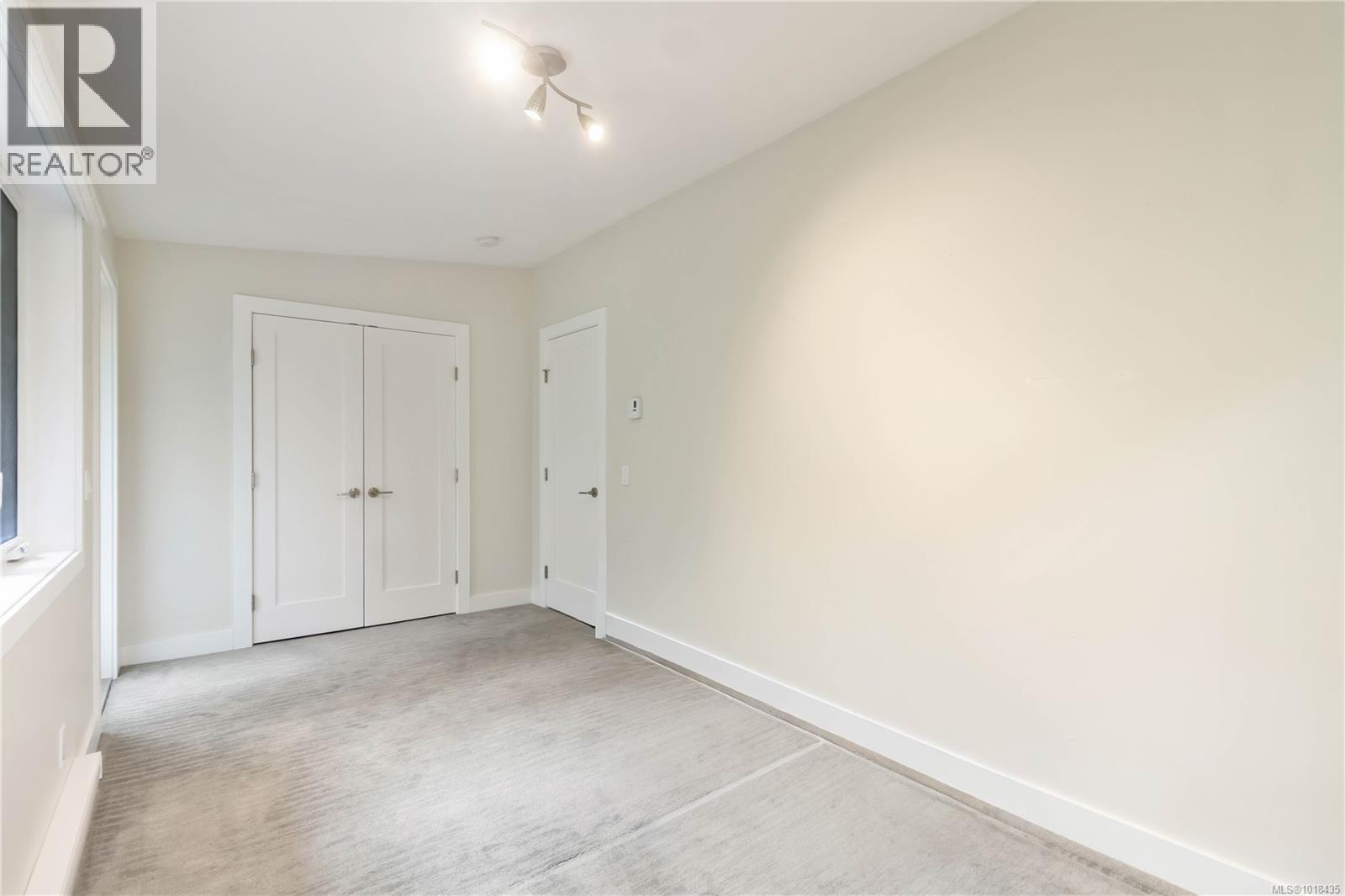  4882 Lochside Drive, Saanich