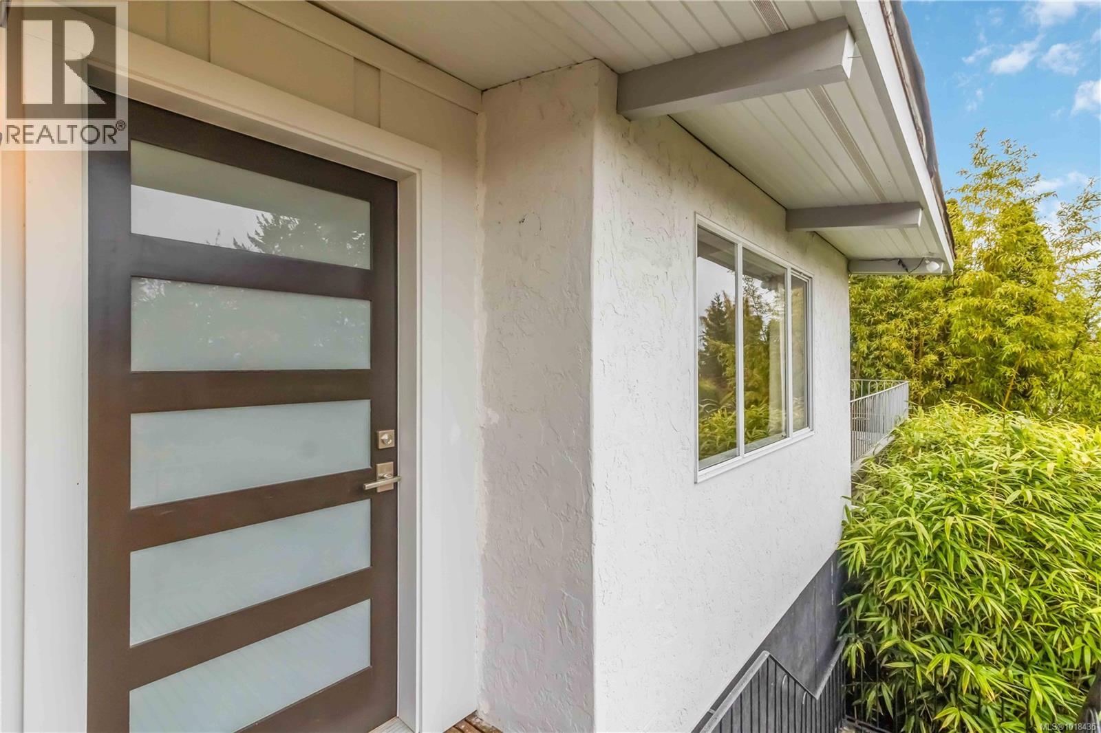  4882 Lochside Drive, Saanich