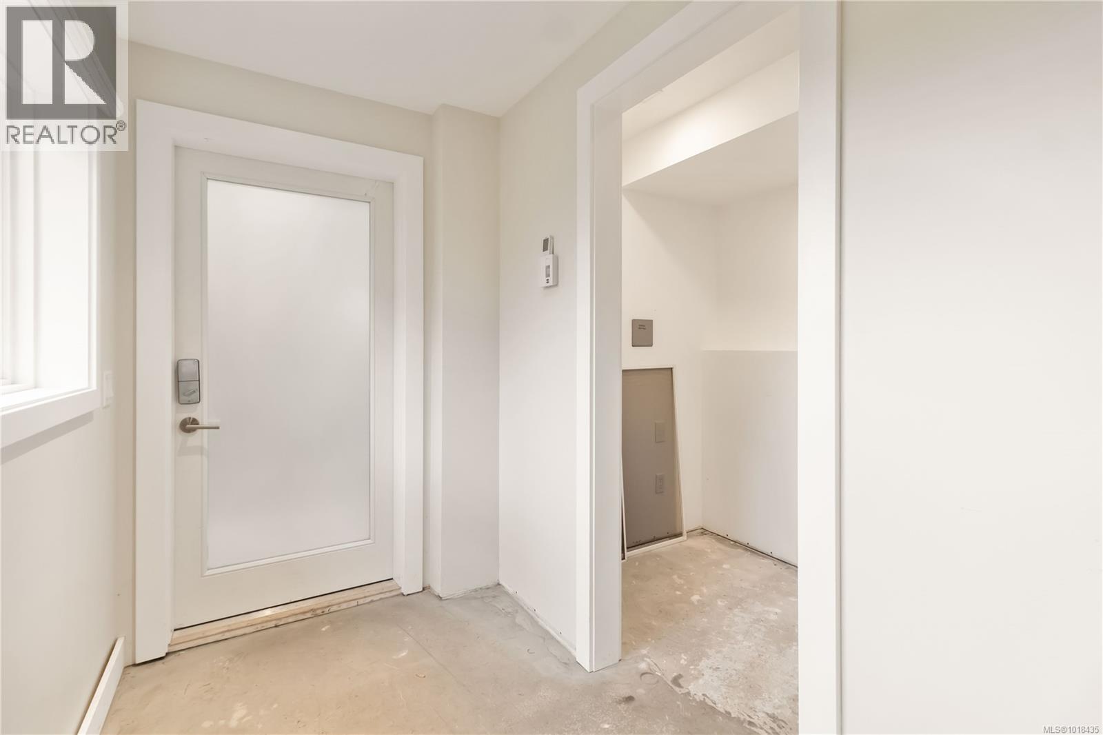  4882 Lochside Drive, Saanich