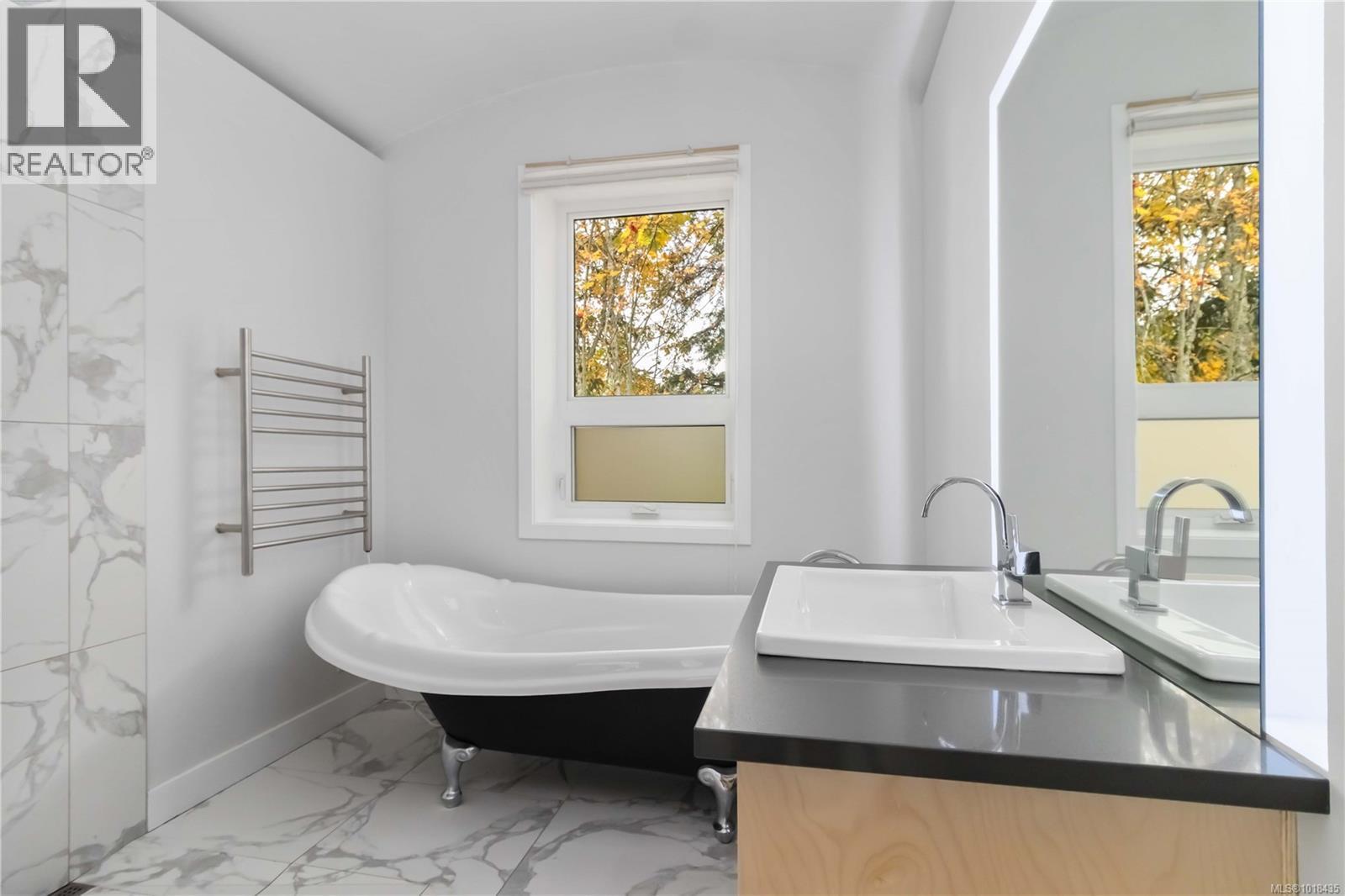  4882 Lochside Drive, Saanich