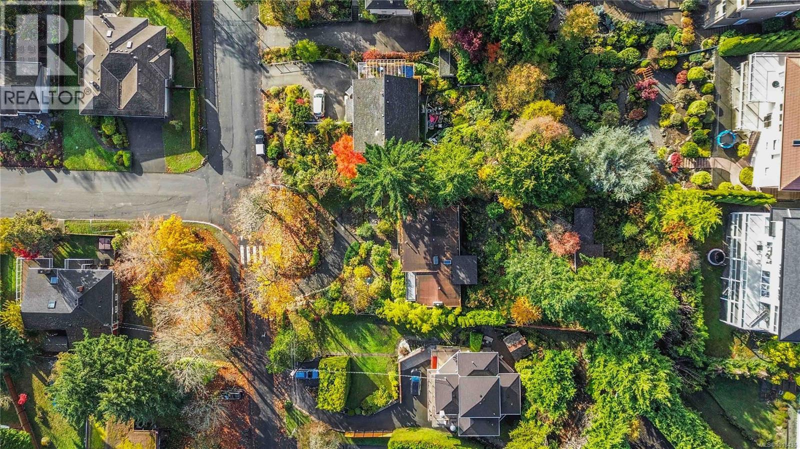  4882 Lochside Drive, Saanich