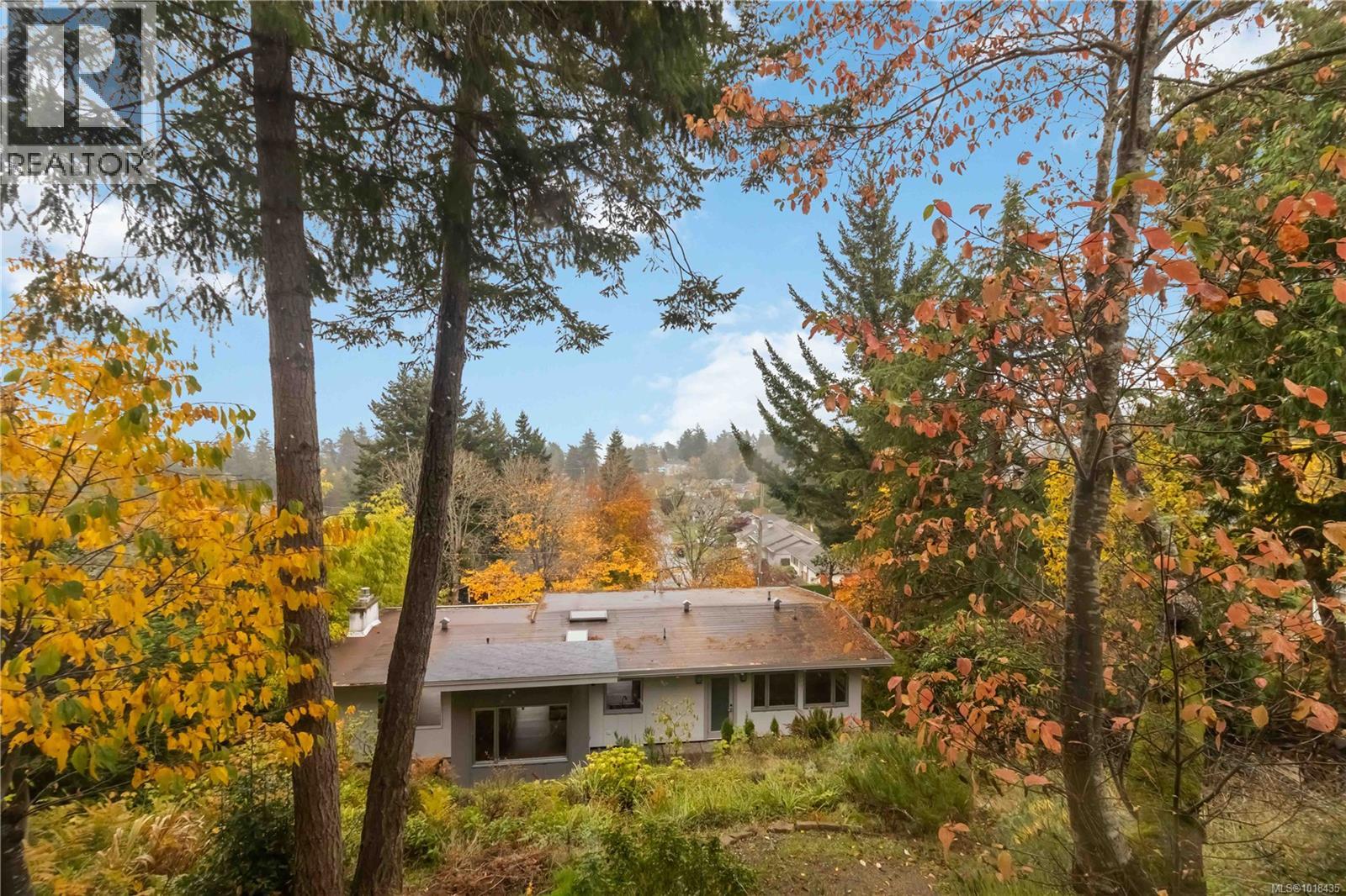  4882 Lochside Drive, Saanich