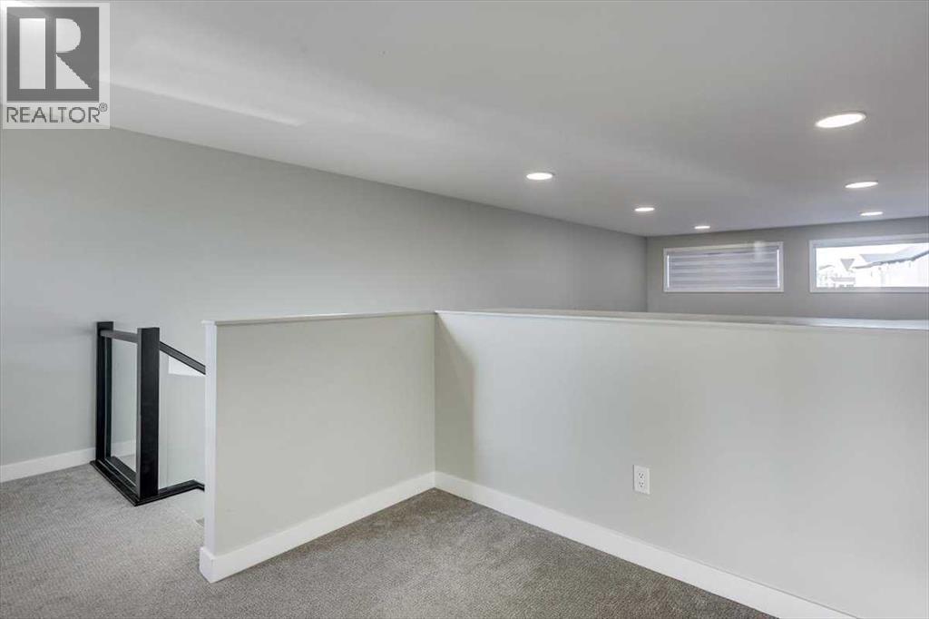 Single Family House Bi-level for Sale in  Emerald Drive Evergreen Red Deer 