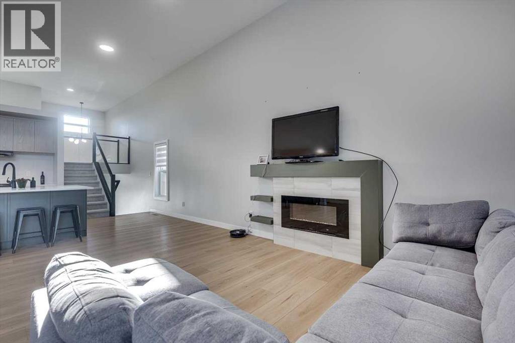 Single Family House Bi-level for Sale in  Emerald Drive Evergreen Red Deer 