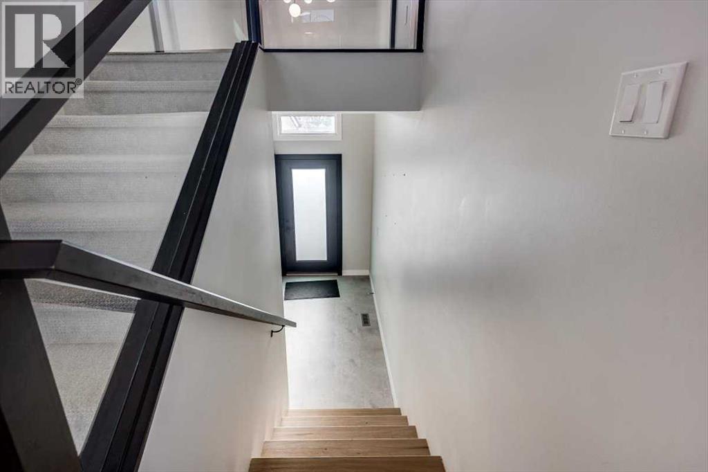 Single Family House Bi-level for Sale in  Emerald Drive Evergreen Red Deer 