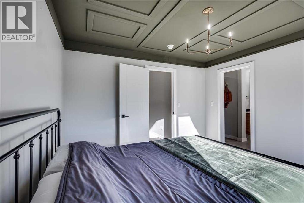 Single Family House Bi-level for Sale in  Emerald Drive Evergreen Red Deer 