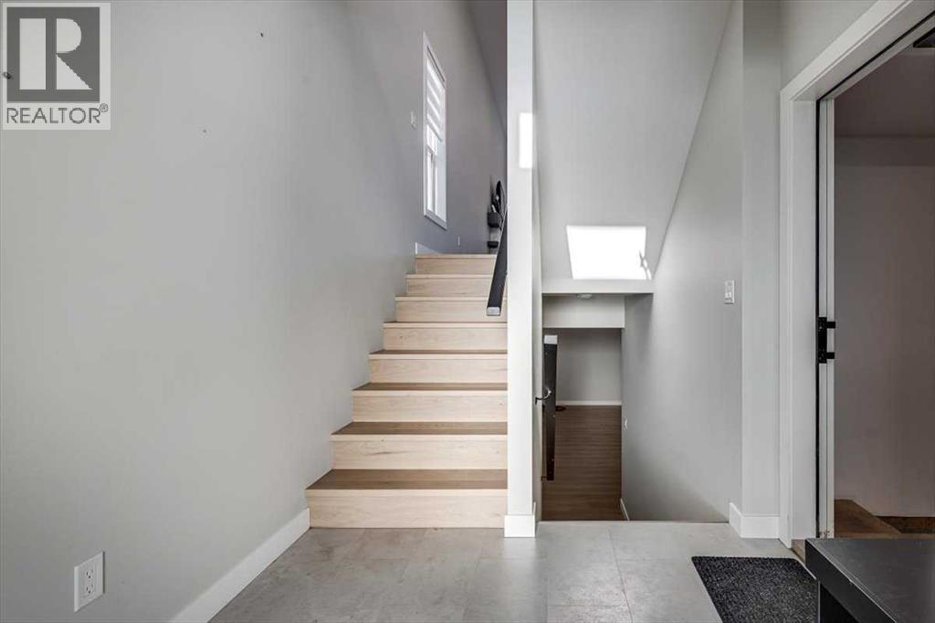 Single Family House Bi-level for Sale in  Emerald Drive Evergreen Red Deer 