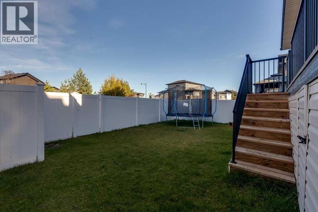 Single Family House Bi-level for Sale in  Emerald Drive Evergreen Red Deer 