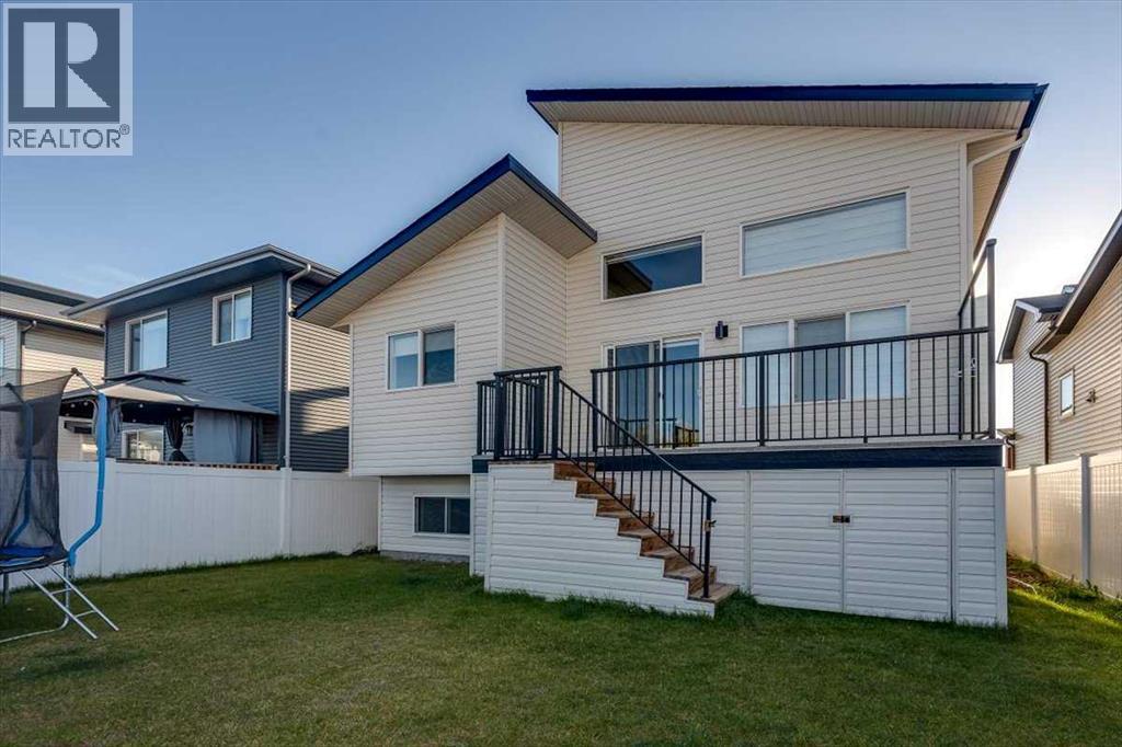 Single Family House Bi-level for Sale in  Emerald Drive Evergreen Red Deer 