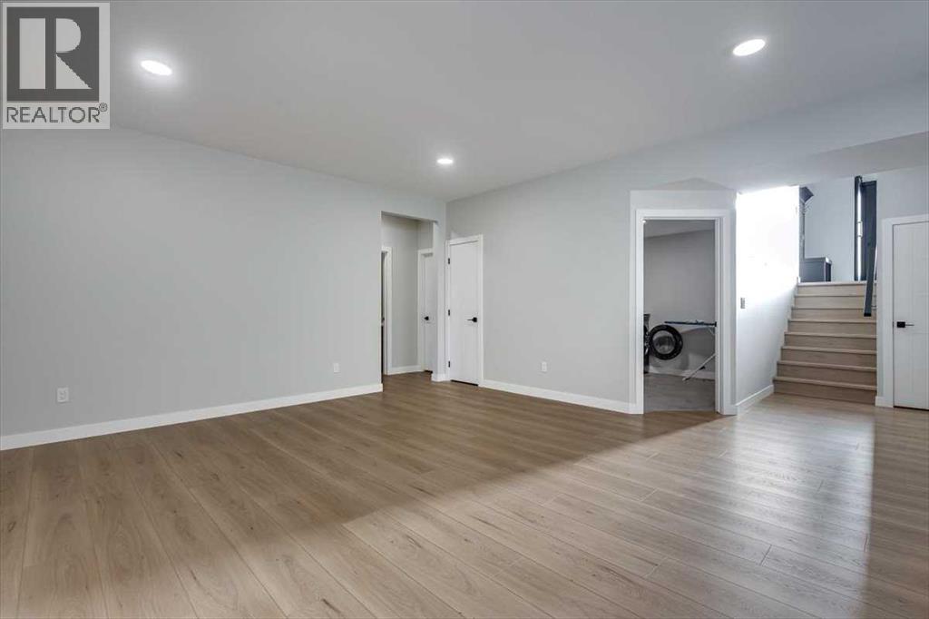 Single Family House Bi-level for Sale in  Emerald Drive Evergreen Red Deer 