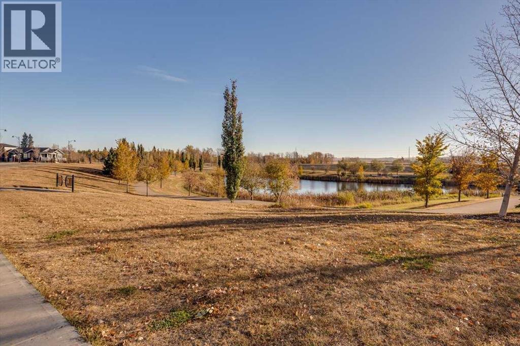 Single Family House Bi-level for Sale in  Emerald Drive Evergreen Red Deer 