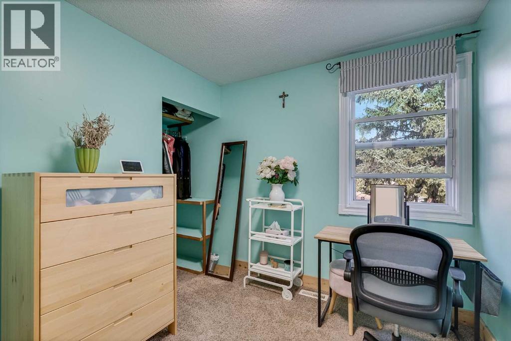 Single Family House for Sale in   Blackhorn Road NE Thorncliffe Calgary 