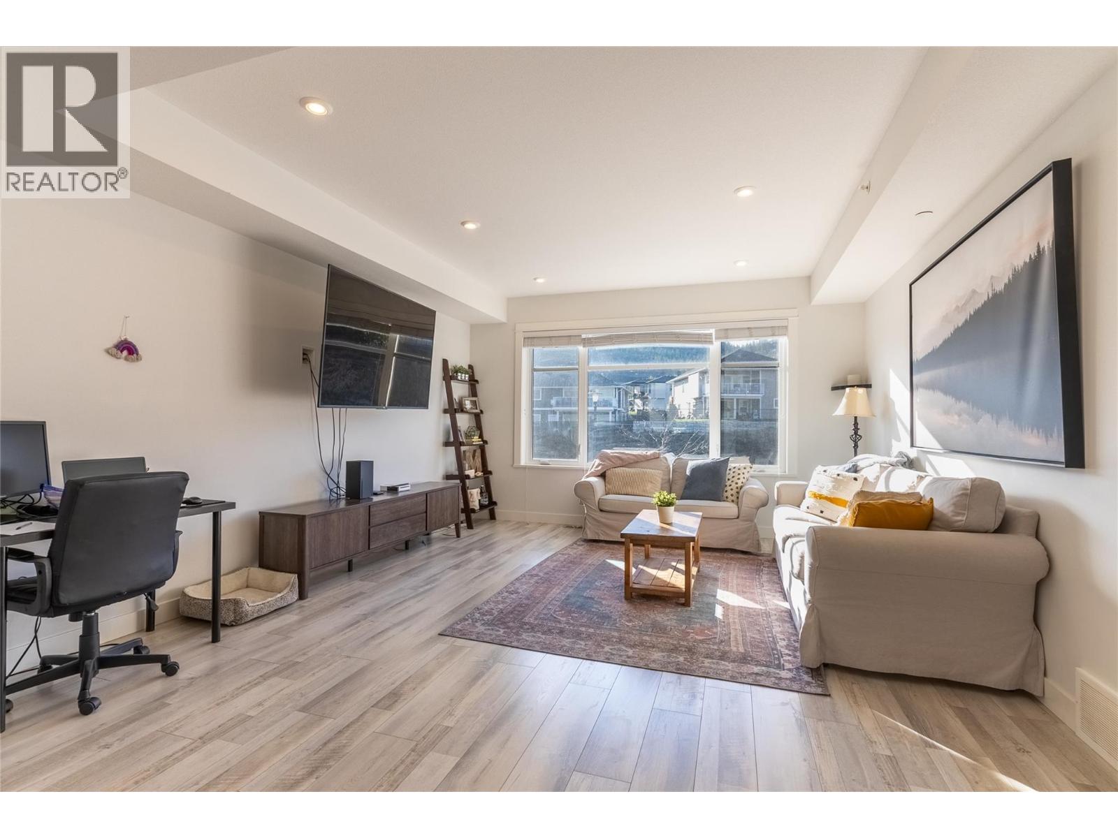 #158 8800 DALLAS DRIVE - 12