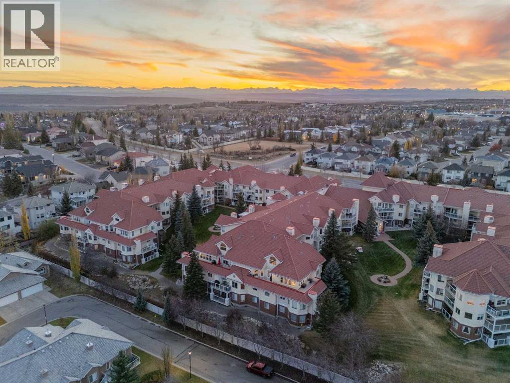 Single Family House Loft for Sale in   Simcoe Boulevard SW Signal Hill Calgary 