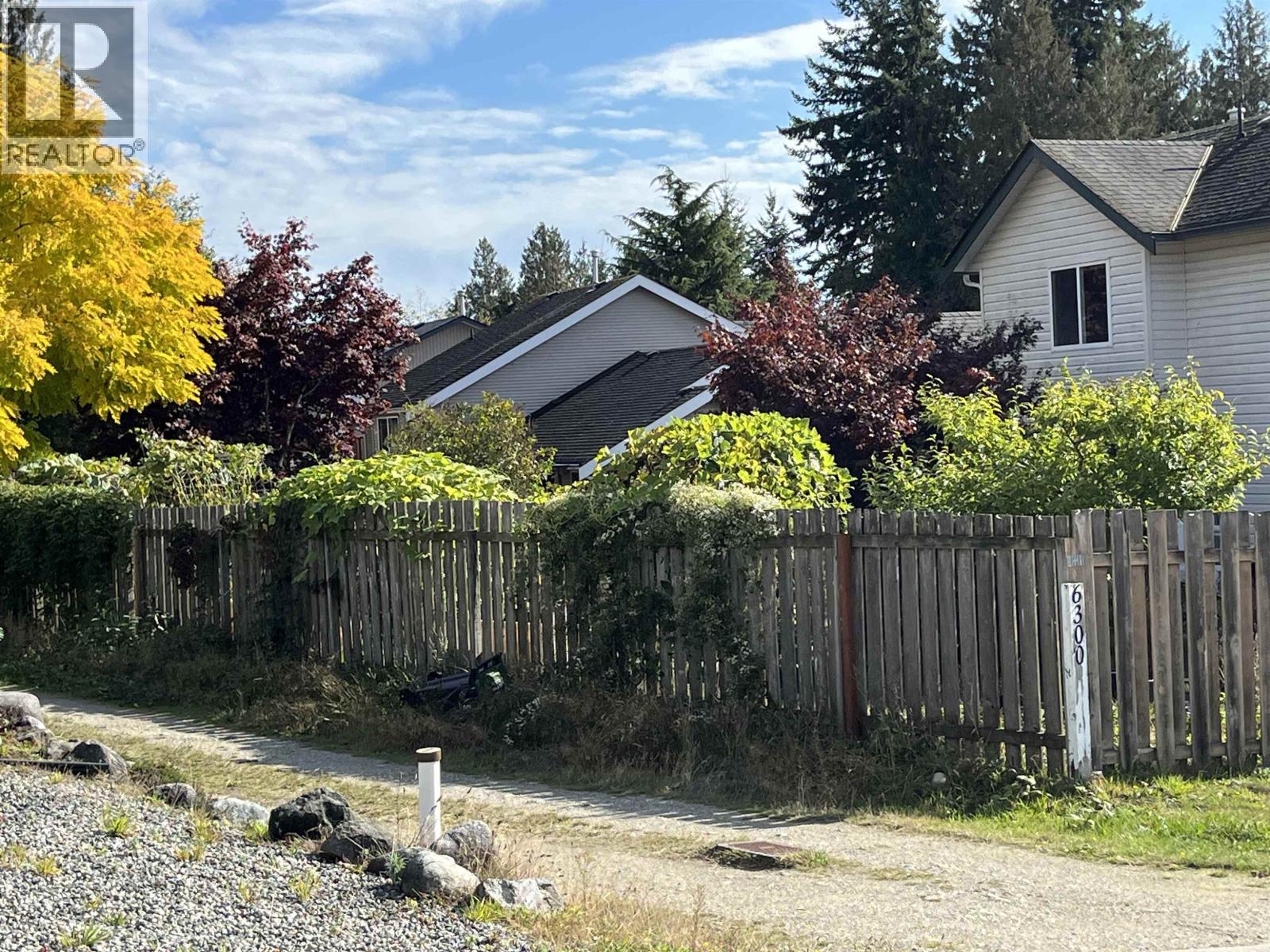 6300 SAMRON ROAD, Sechelt