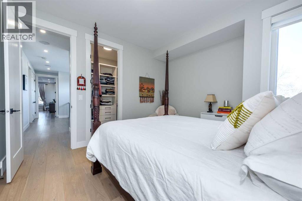 Single Family House for Sale in   Avenue SW Glamorgan Calgary 