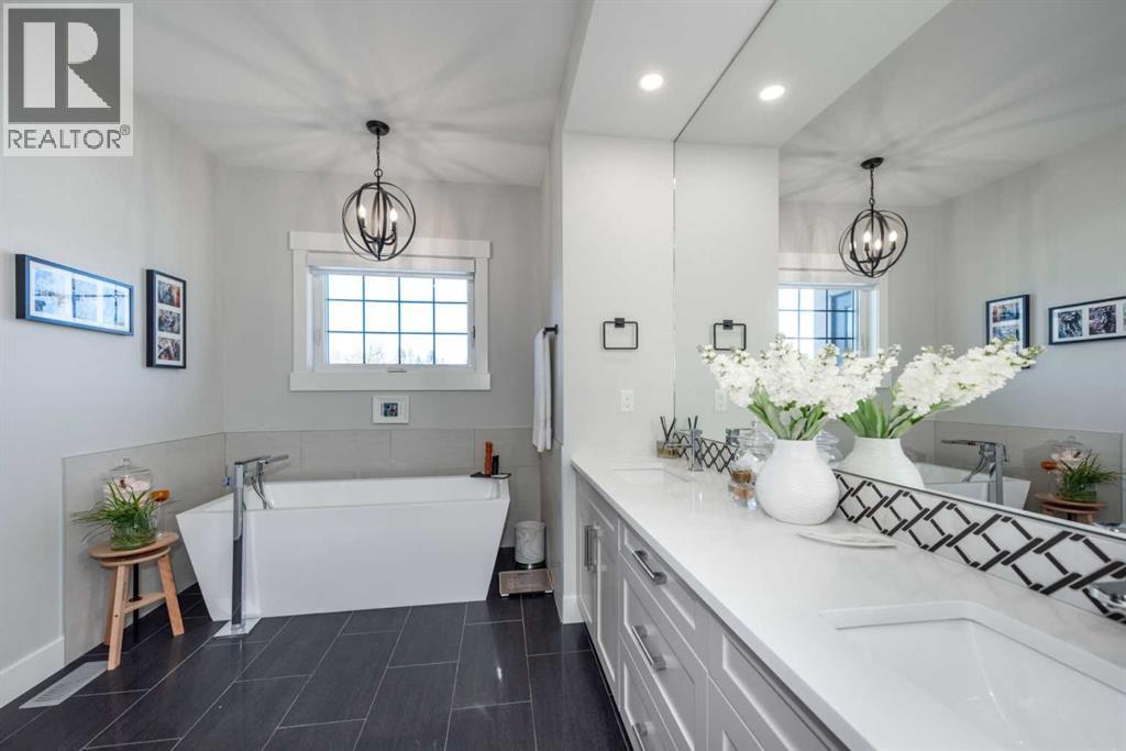 Single Family House for Sale in   Avenue SW Glamorgan Calgary 