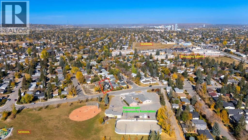 Single Family House for Sale in   Avenue SW Glamorgan Calgary 