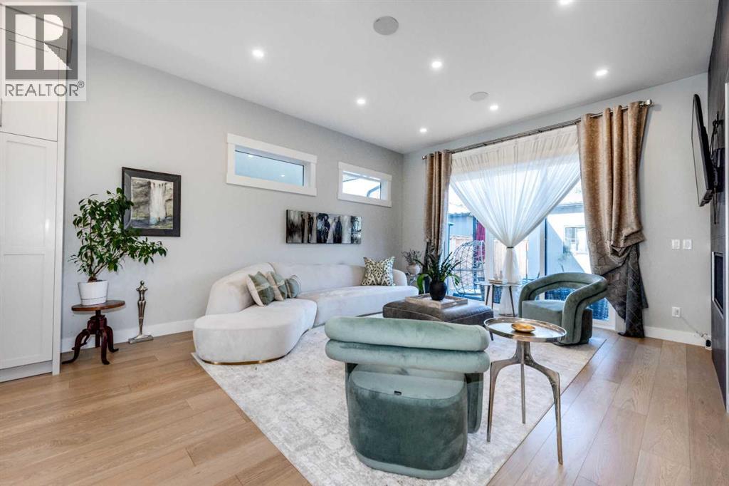 Single Family House for Sale in   Avenue SW Glamorgan Calgary 