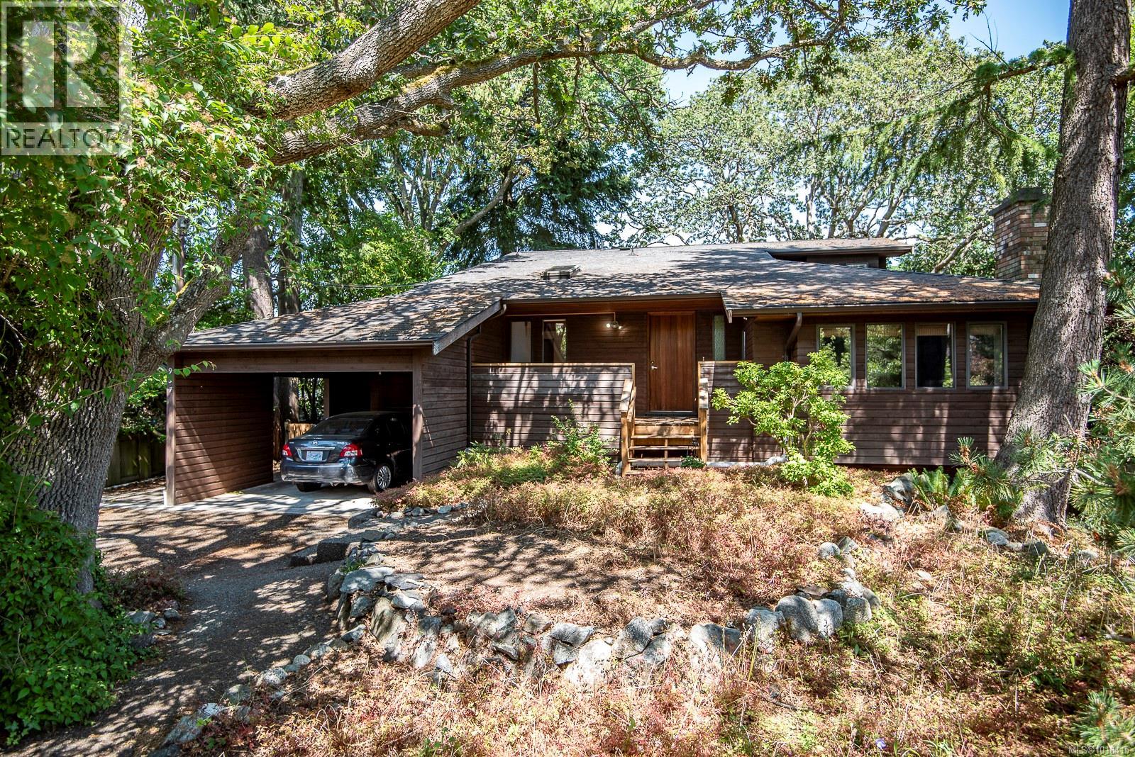 937 Pemberton Rd, Victoria, British Columbia