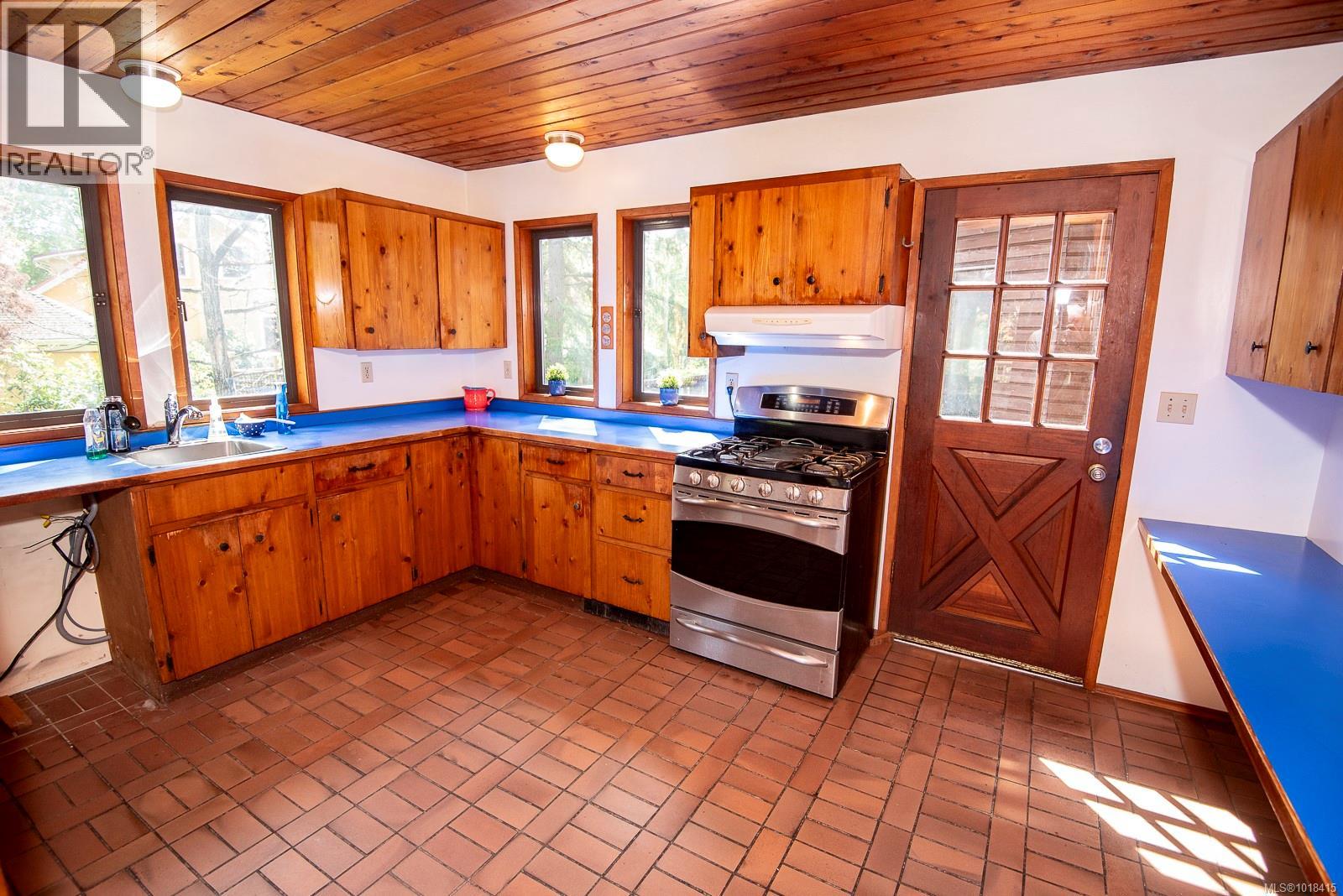 Single Family House Westcoast for Sale in  Pemberton Rd Victoria 