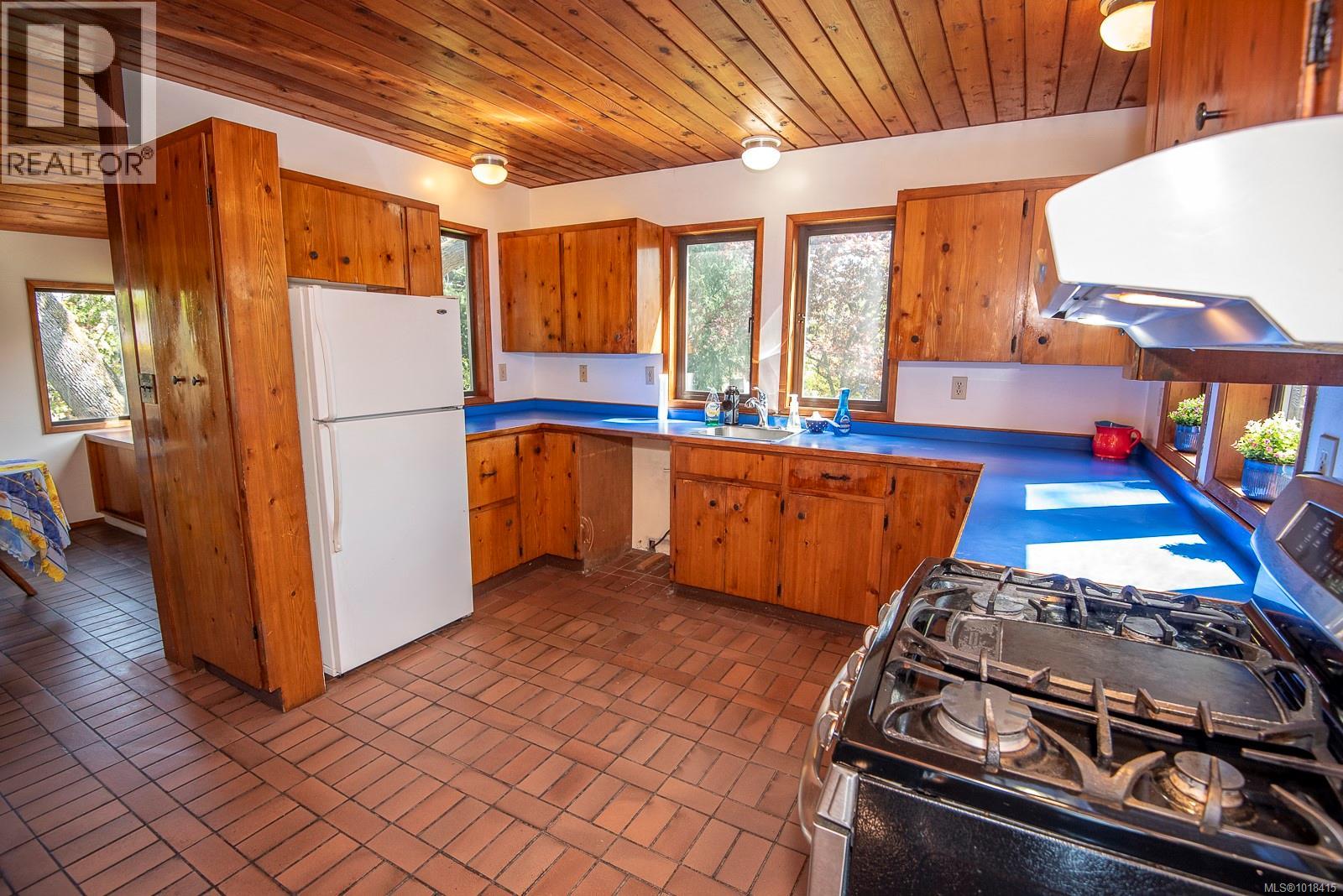 Single Family House Westcoast for Sale in  Pemberton Rd Victoria 