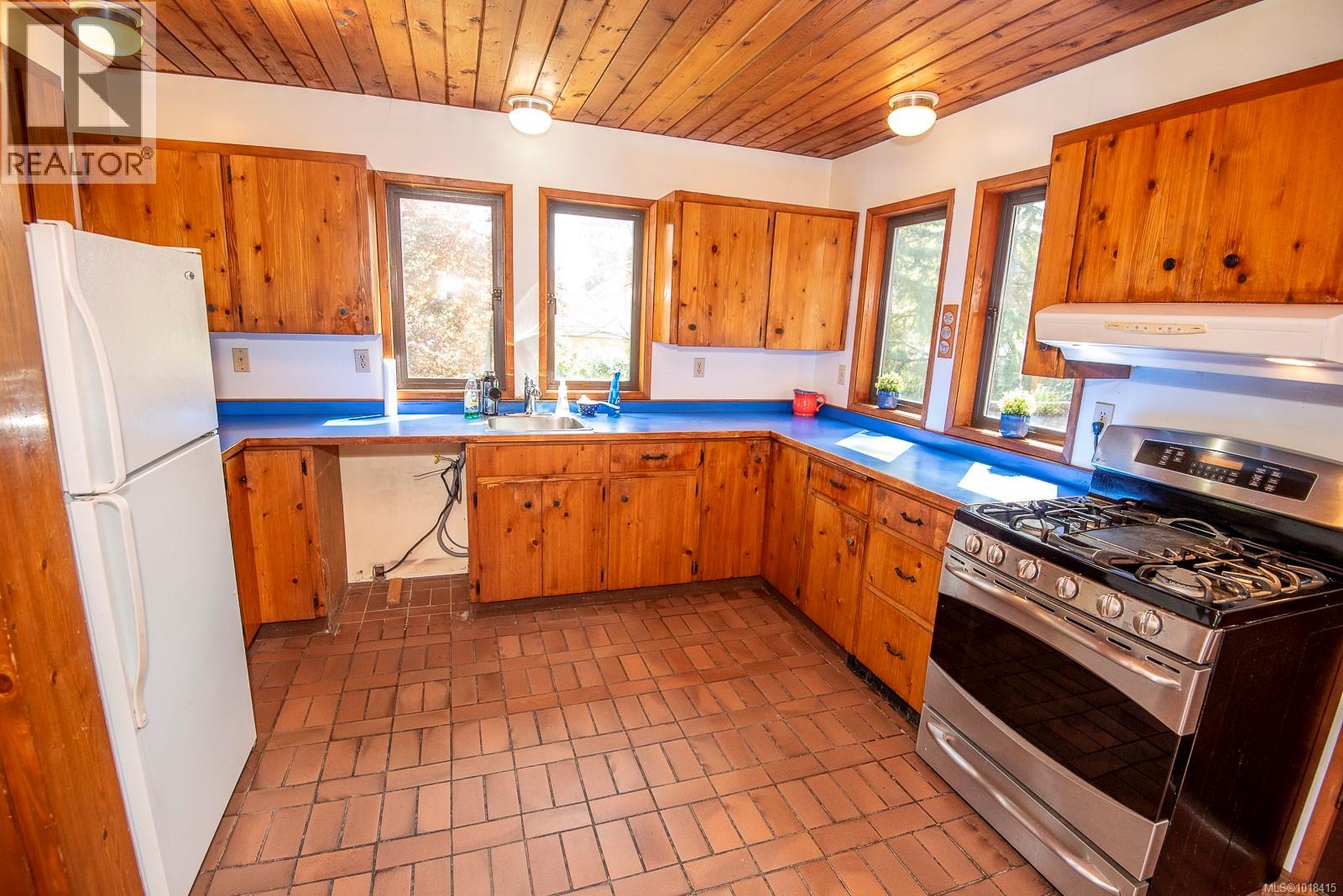 Single Family House Westcoast for Sale in  Pemberton Rd Victoria 