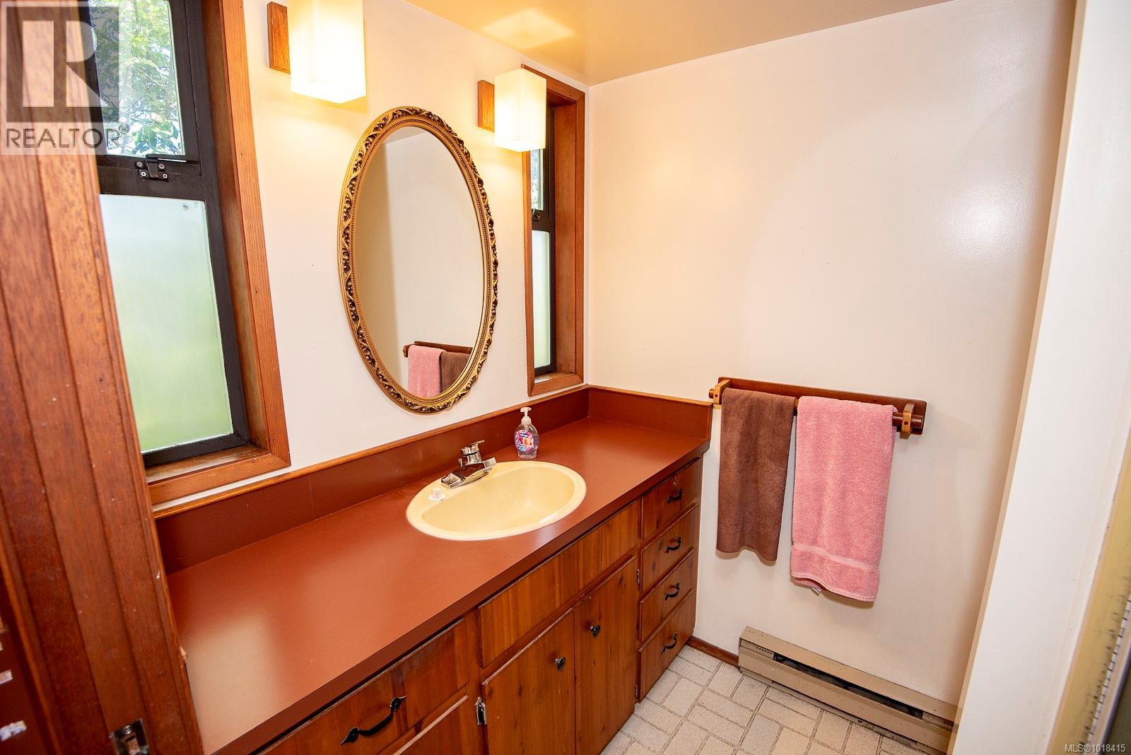 Single Family House Westcoast for Sale in  Pemberton Rd Victoria 