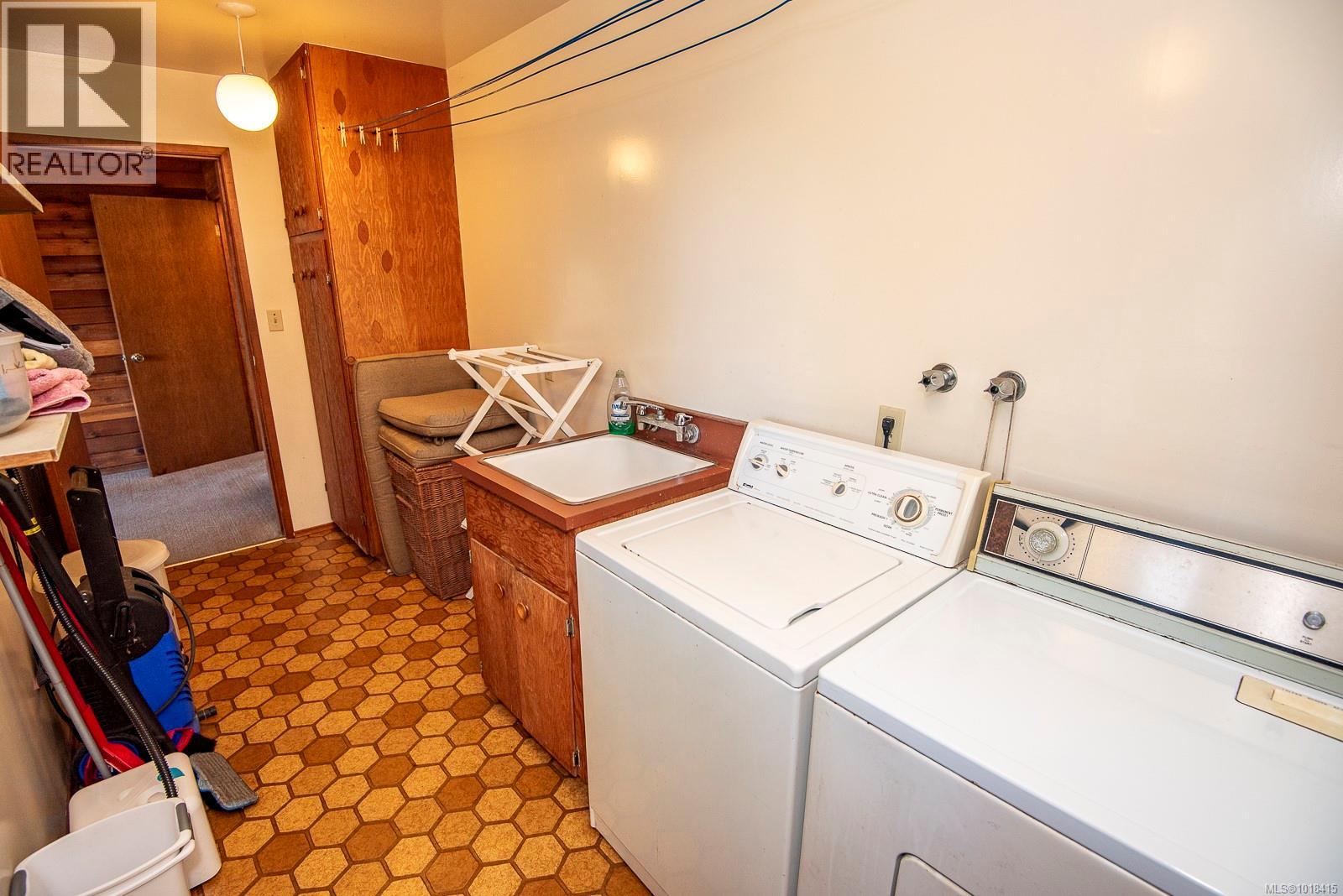 Single Family House Westcoast for Sale in  Pemberton Rd Victoria 