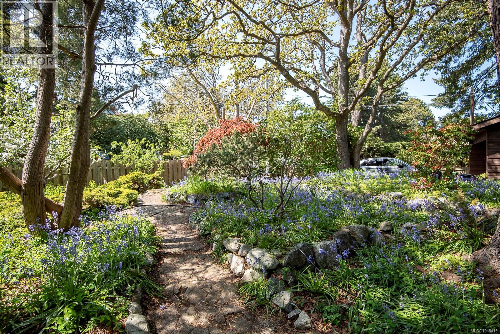 Single Family House Westcoast for Sale in  Pemberton Rd Victoria 