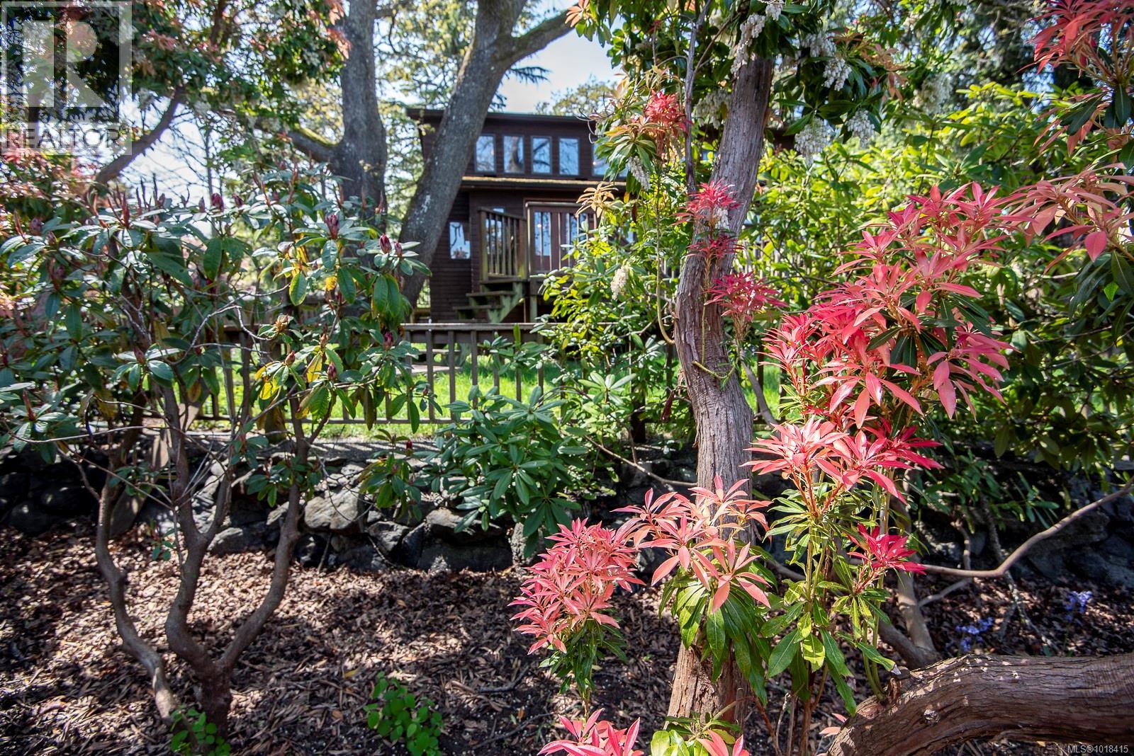 Single Family House Westcoast for Sale in  Pemberton Rd Victoria 