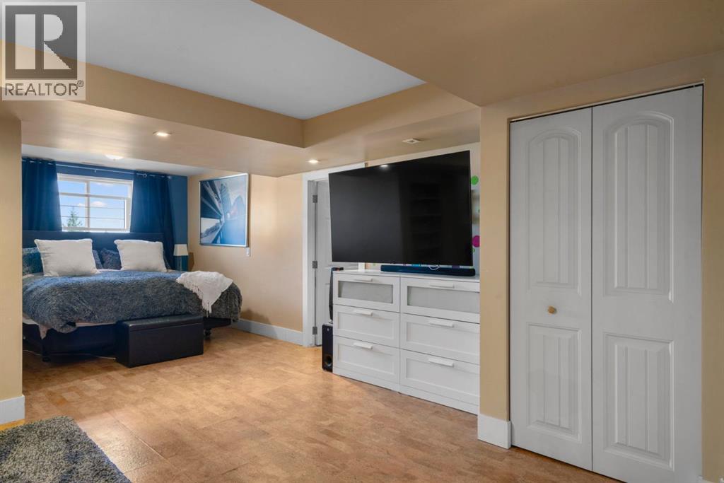 Single Family House for Sale in  Hidden Park NW Hidden Valley Calgary 