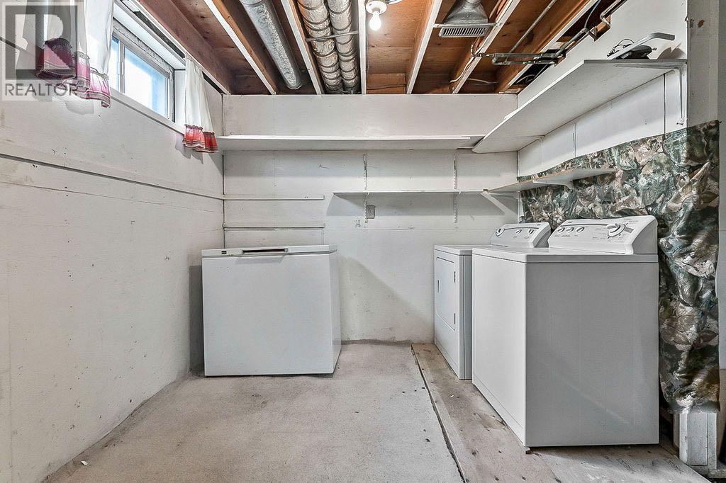 Single Family House for Sale in  Rundlelawn Place NE Rundle Calgary 