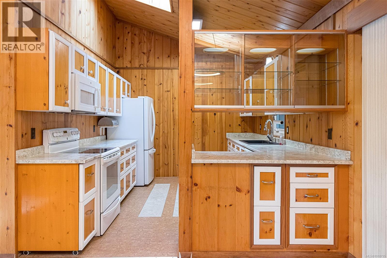  2298 Munn Road, Highlands