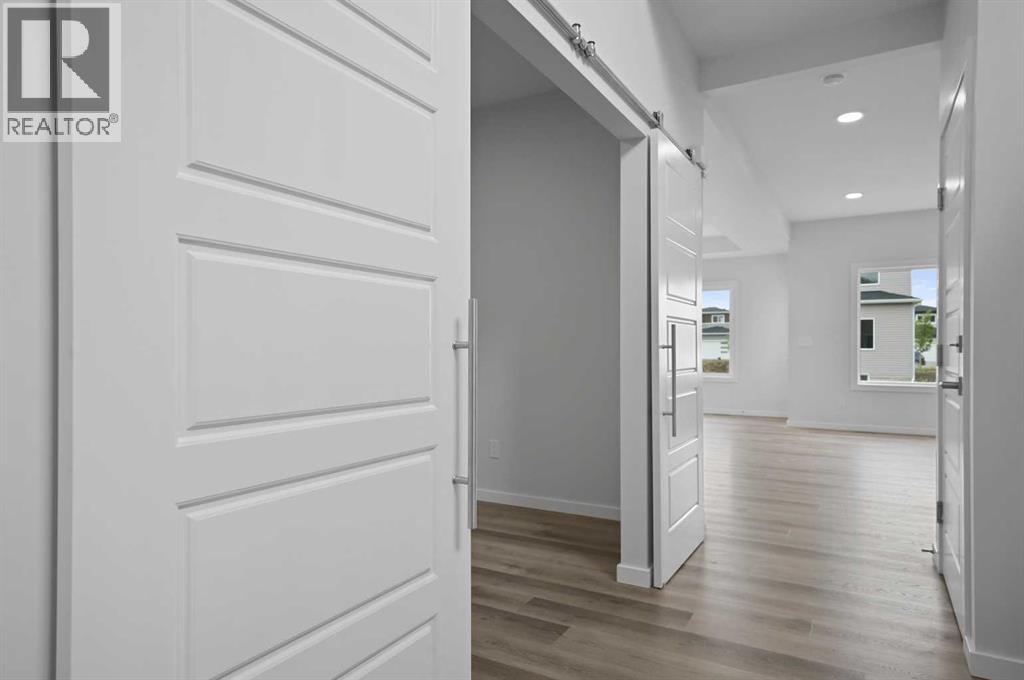 Single Family House for Sale in  Emerald Drive Evergreen Red Deer 