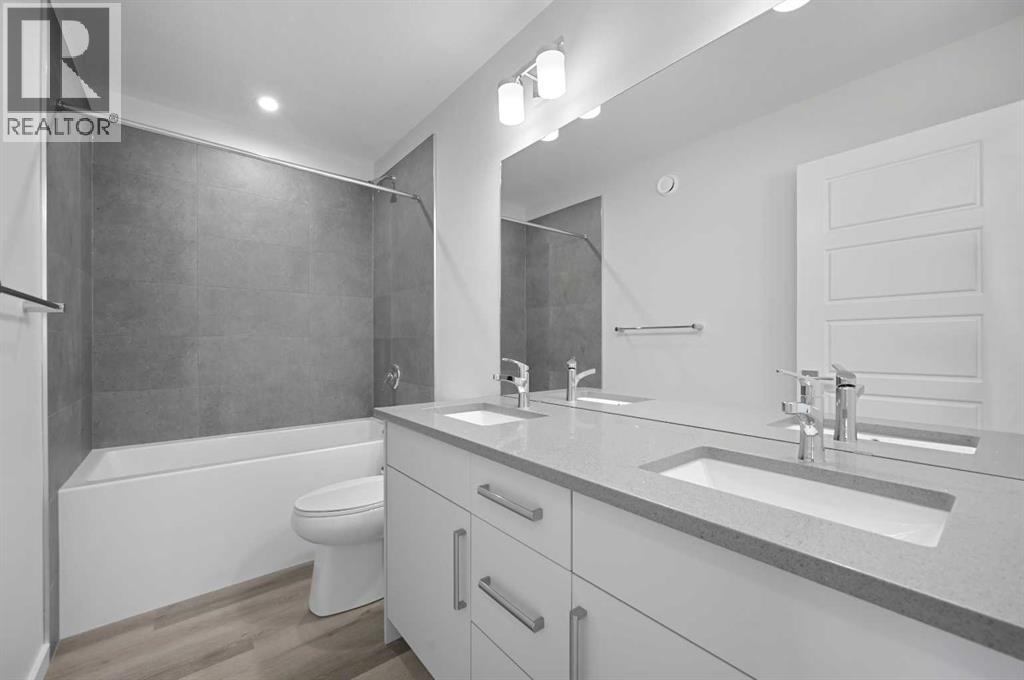 Single Family House for Sale in  Emerald Drive Evergreen Red Deer 