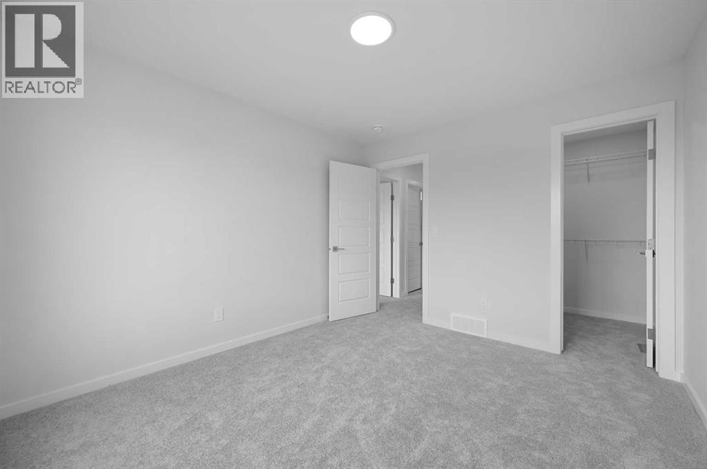 Single Family House for Sale in  Emerald Drive Evergreen Red Deer 