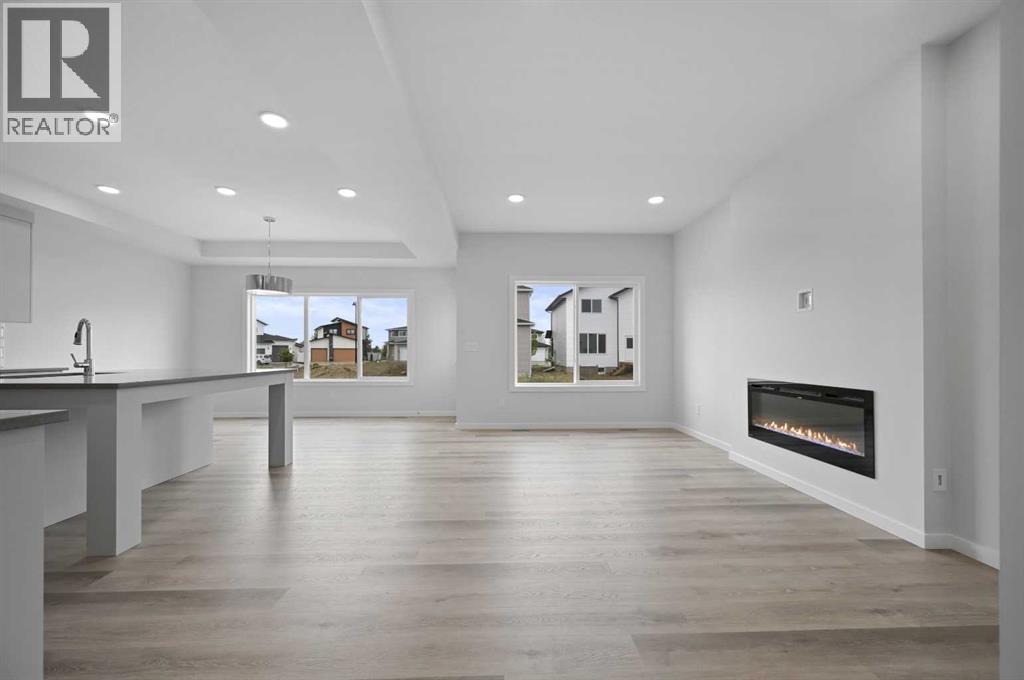 Single Family House for Sale in  Emerald Drive Evergreen Red Deer 