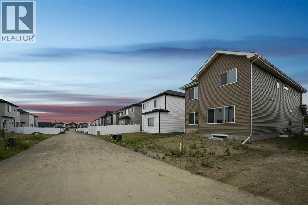 Single Family House for Sale in  Emerald Drive Evergreen Red Deer 