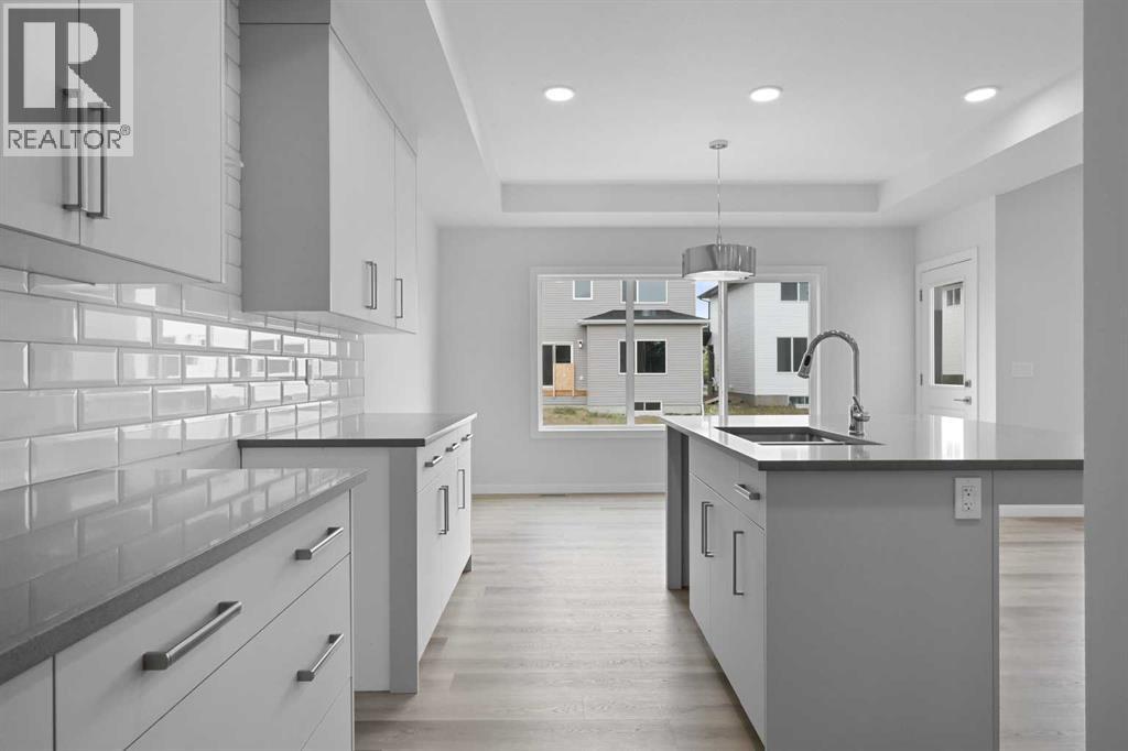 Single Family House for Sale in  Emerald Drive Evergreen Red Deer 