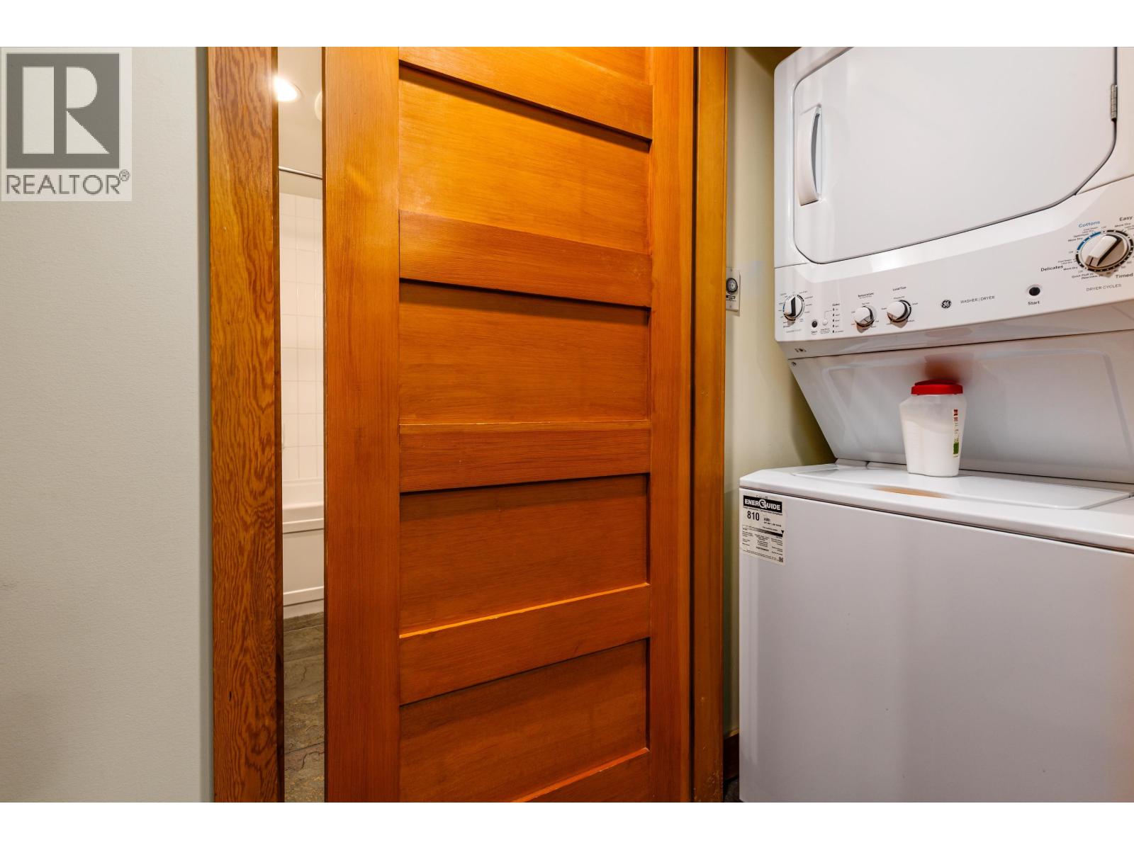 315B 2036 LONDON LANE, Whistler