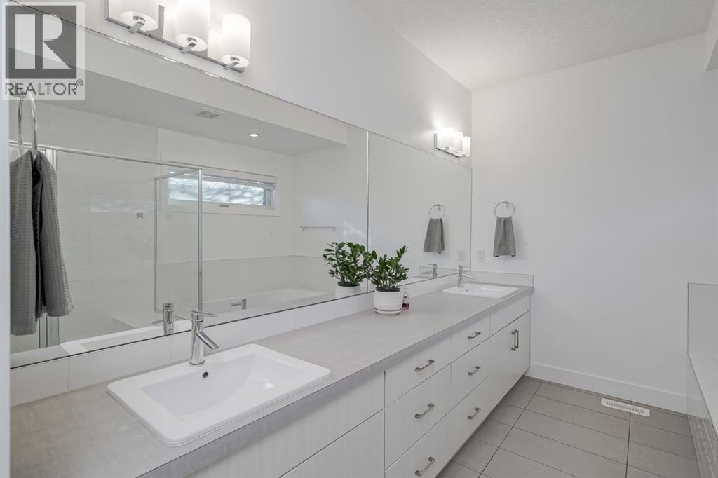 Single Family House Bungalow for Sale in    Avenue SW Altadore Calgary 