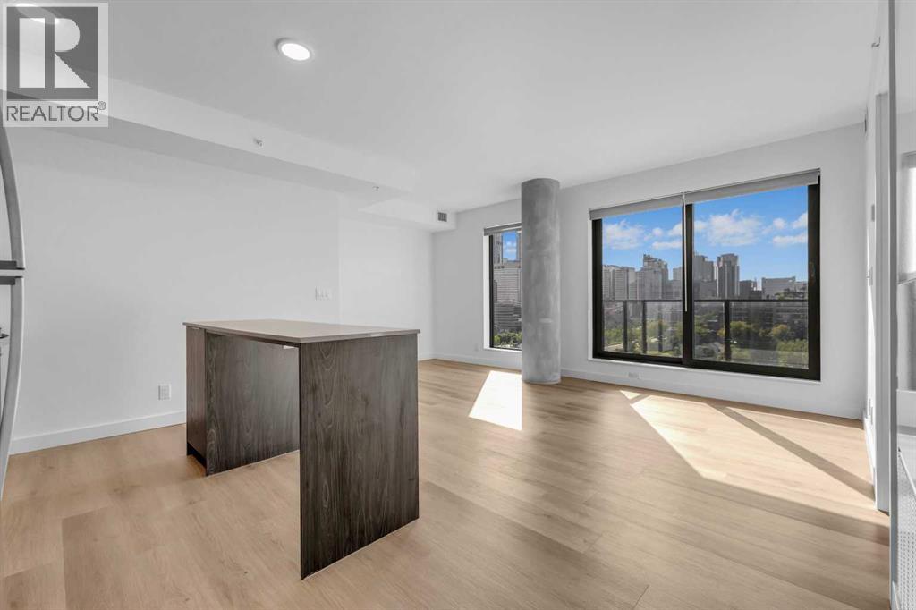 Single Family House for Sale in    Street NE Crescent Heights Calgary 